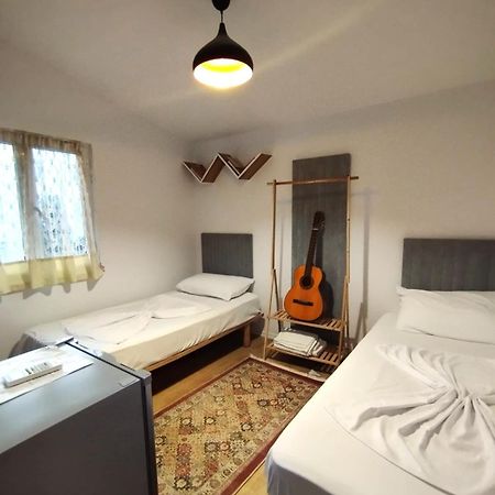 2 Single Bedroom Tirana Exterior foto